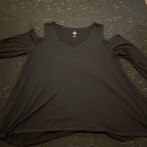 🔴 Cold Shoulder Long Sleeved Shirt